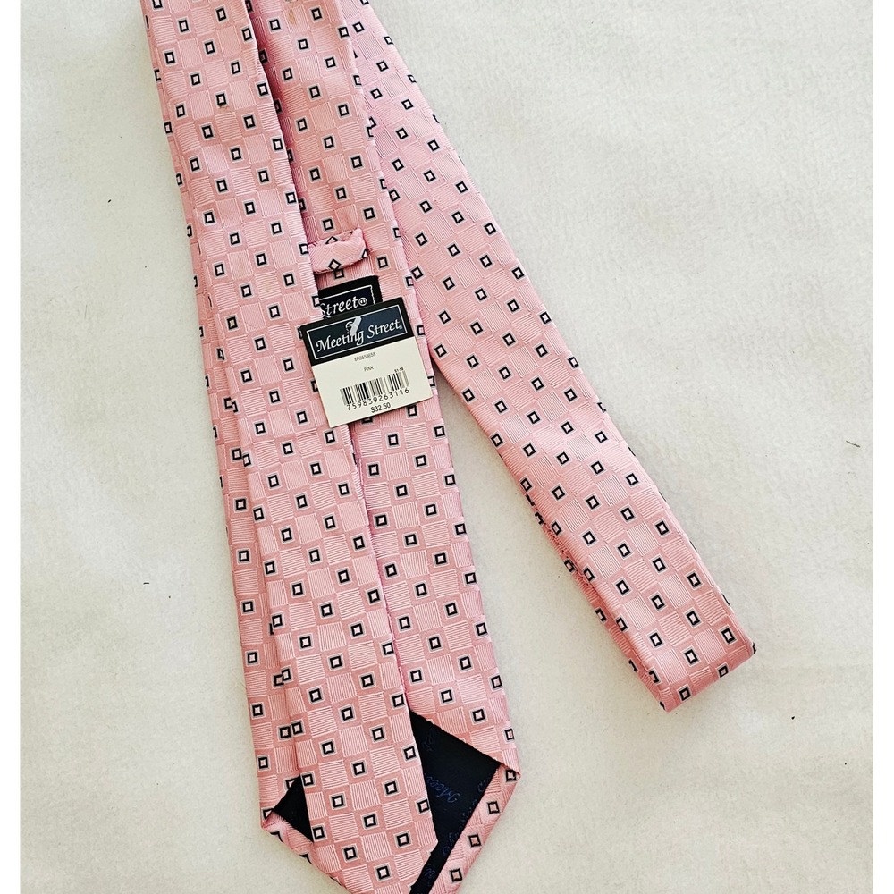 Meeting Street Mens Silk Necktie Pink Geometric Square Pattern Hand Made NWT - Picture 4 of 4